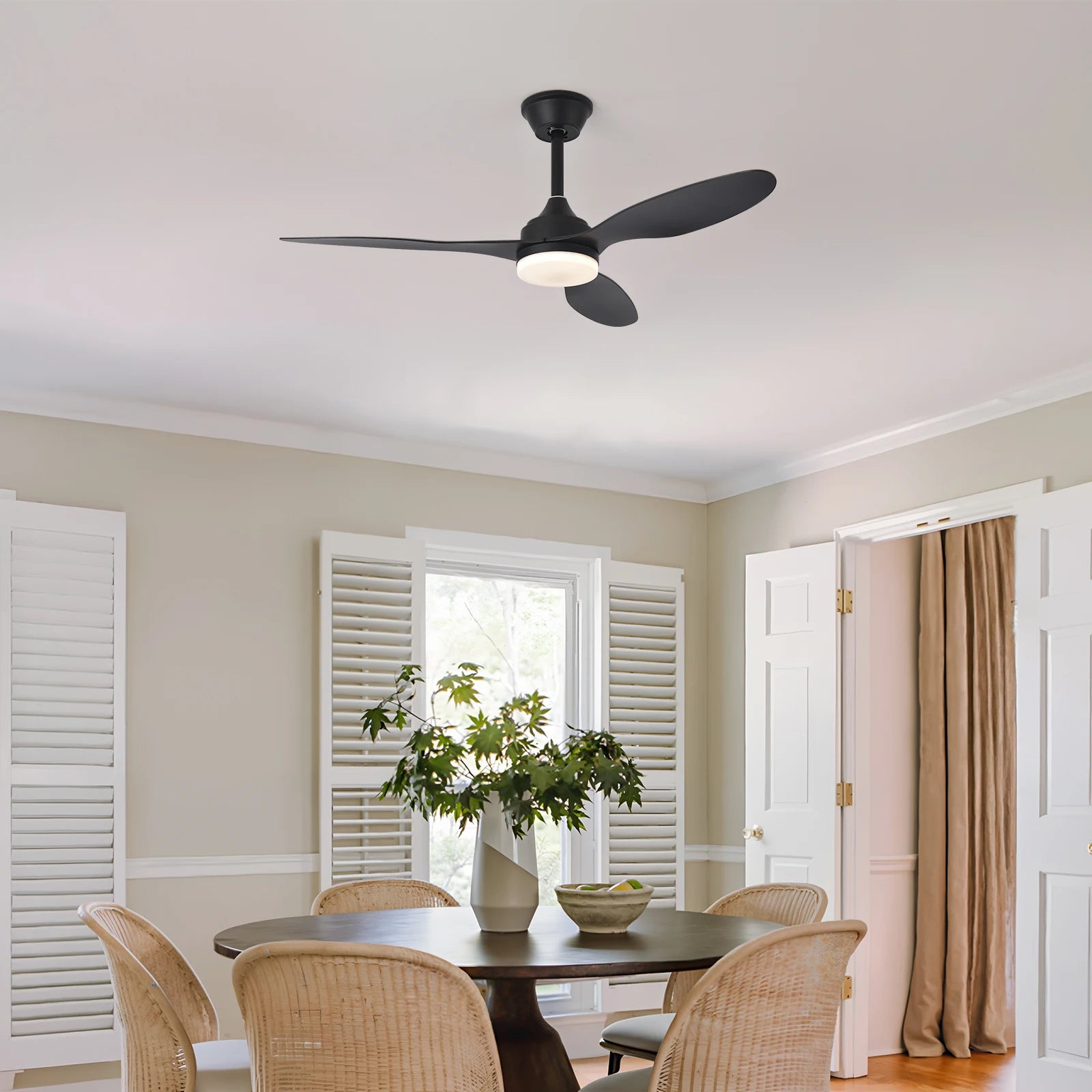 Ventilateur de plafond LED Ventelux, finition noire